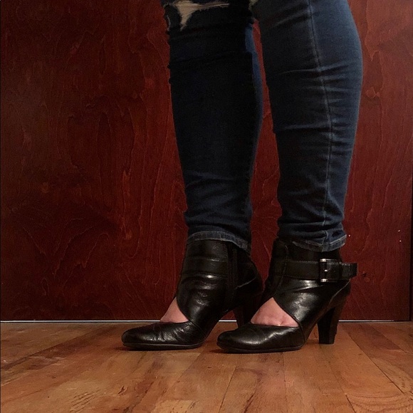 Black booties with top of foot cutouts Size 7.5 - Picture 3 of 10